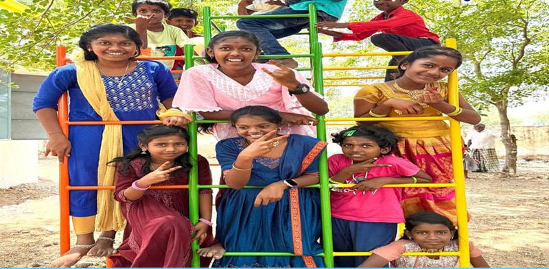 முதுகுளத்தூர் அருகே ஊராட்சி ஒன்றியம் தொடக்கப்பள்ளியில் விளையாட்டு சாதனங்கள் திறப்பு விழா…