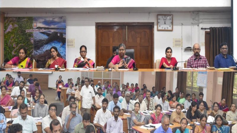 நாமக்கல் மாவட்ட ஆட்சியர் அலுவலக கூட்டரங்கில் மாவட்ட பொது சுகாதார துறையின் ஆய்வு கூட்டம்…