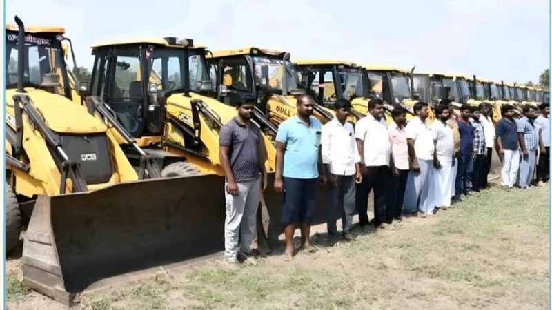 திருப்பூர் மாவட்டம் குடிமங்கலம் ஒன்றியத்தில் ஜேசிபி உரிமையாளர்கள் வேலை நிறுத்தம்