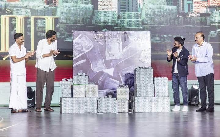 மிகவும் எதிர்பார்க்கப்பட்ட தமிழ்-தெலுங்கு இருமொழி திரைப்படமான ‘குபேரா’வின் இசை வெளியீட்டு விழாவில் ரசிகர்கள், ஊடகங்கள் மற்றும் திரைத்துறையைச் சார்ந்த பிரமுகர்களால் நிரம்பி வழிந்ததால் சென்னை ஒரு பிரகாசமான மாலைப்பொழுதைக் கண்டது.