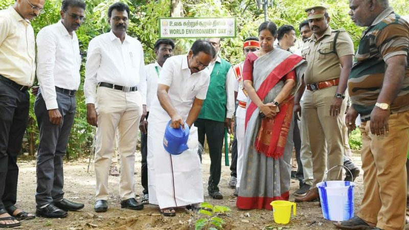 உலக சுற்றுச்சூழல் தினத்தை முன்னிட்டு மாண்புமிகு சுற்றுலாத்துறை அமைச்சர் விழிப்புணர்வை ஏற்படுத்தும்மரக்கன்றுகளை நட்டு வைத்தார்கள்
