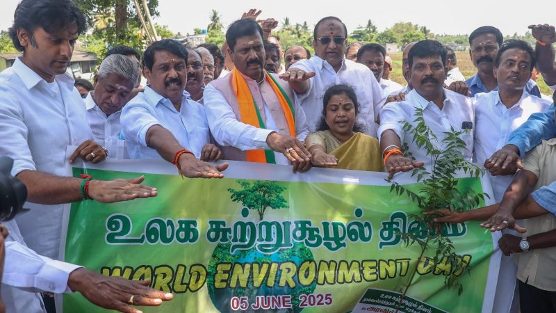 இன்று உலக சுற்றுச்சூழல் தினத்தை முன்னிட்டு ராஜகீழ்பாக்கம் ஏரிக்கரையில் மரக்கன்றுகள் நடும் விழாவில் தமிழக பாஜக தலைவர் நைனார் நாகேந்திரன் அவர்கள் கலந்து கொண்டு சுற்றுச்சூழலை பாதுகாப்போம் என உறுதி எடுத்தார்