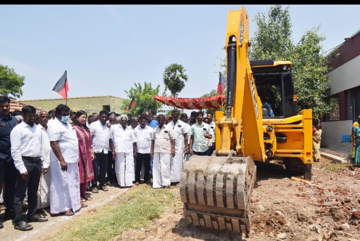 பெரம்பலூர் மாவட்டம் குன்னம் தொகுதி ஆலத்தூர் ஒன்றியம் ஆதனூர் ஊராட்சியில் ரூபாய் 75.00 மதிப்பீட்டில் ஆதனூர் முதல் மூங்கில் பாடி வரை செல்லும் தார் சாலை பலப்படுத்துதல் பணியினை போக்குவரத்து துறை மற்றும் மின்சாரத்துறை அமைச்சர் சா.சி. சிவசங்கர் துவக்கி வைத்தார்