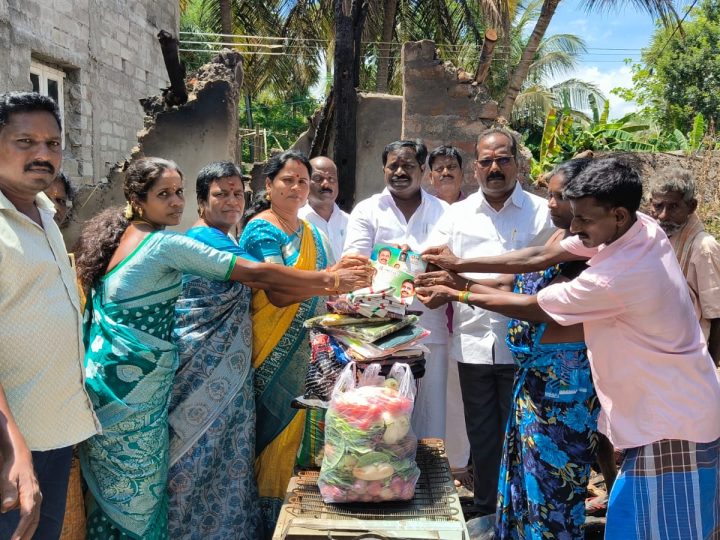 மதுராந்தகம் தெற்கு ஒன்றியம் விராலூர் ஊராட்சி தேவனூர் கிராமத்தை சேர்ந்த அன்பழகன் – சுகந்திதம்பதியின் குடிசைவீடு மின்கசிவு காரணமாக தீ விபத்துக்குள்ளனபாதிக்கபட்டவர்களுக்குமதுராந்தகம் சட்டமன்ற உறுப்பினர் K.மரகதம் குமரவேல்