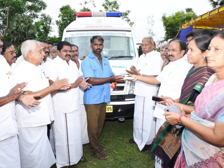 சேலம், தமிழ்நாடு சுற்றுலாத்துறை அமைச்சர் திரு.இரா.இராஜேந்திரன் அவர்கள் சிறப்பு கால்நடை சுகாதார மற்றும் விழிப்புணர்வு முகாமினை இன்று (15.06.2025) தொடங்கி வைத்தார்ம் வாகனத்தினை பயன்பாட்டிற்கு தொடங்கி வைத்தார்கள்.