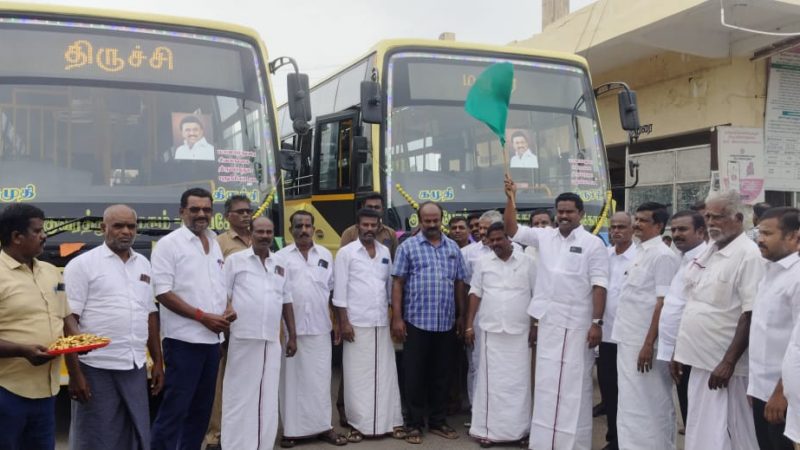 புதிய பேரூந்துகள் இயக்கம் தமிழ்நாடு முதலமைச்சர் வழிகாட்டுதலின்படி ராமநாதபுரம் மாவட்டம் கமுதியில் பழைய வழித்தடத்தில் புதிய பேருந்து இயக்கம் தமிழக வனத்துறை மற்றும் கதர் கிராம தொழில்கள் வாரியத்துறை அமைச்சர் ஆர்.எஸ்.ராஜகண்ணப்பன் துவங்கிவைத்தார்…