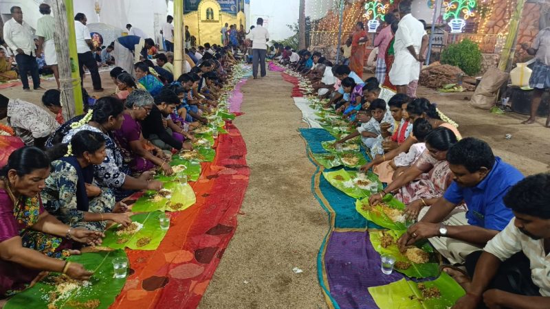 கமுதி புனித அந்தோணியார் ஆலயத்தில் விடிய விடிய நடந்த கறி விருந்து5000 க்கும் மேற்பட்ட பொதுமக்கள் கலந்து கொண்டனர்…