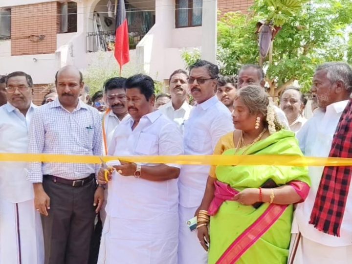 கும்பகோணம் சட்டமன்றத் தொகுதி மேம்பாட்டு நிதியில் கும்பகோணம் மாநகராட்சிக்கு உட்பட்ட 8, வார்டு பெரியார் நகரில் ரூ, 54 லட்சம் மதிப்பீட்டில் அமைக்கப்பட்டது.