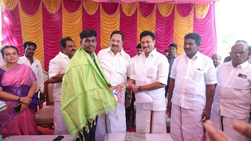 காஞ்சிபுரம் மாவட்ட அரசு மாதிரிப்பள்ளியில் படித்த மாணவர் மணிசர்மா அவர்கள் நான் முதல்வன் திட்டத்தின் கீழ் அளிக்கப்பட்ட பயிற்சி மூலம் ஜே.இ.இ.தேர்வில் சிறப்பிடம் பெற்றுள்ளார்.