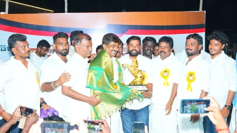 ராமநாதபுரம் மாவட்டம். தெற்கு ஒன்றிய திமுக இளைஞரணி சார்பில் முன்னாள் முதல்வர் டாக்டர் கலைஞரின் 102 வதுபிறந்தநாளை முன்னிட்டு இளைஞரணி அமைப்பாளர் வீரசேகர் தலைமையில் 4 ஆம் ஆண்டு சாதனை விளக்க தெருமுனைப் பிரச்சார கூட்டம் நடைபெற்றது.
