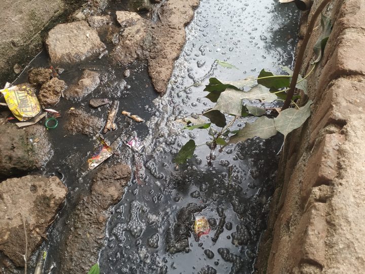 துப்புரவு, சுகாதார அதிகாரிகள் எங்கே மக்கள் ஆதங்கம்: