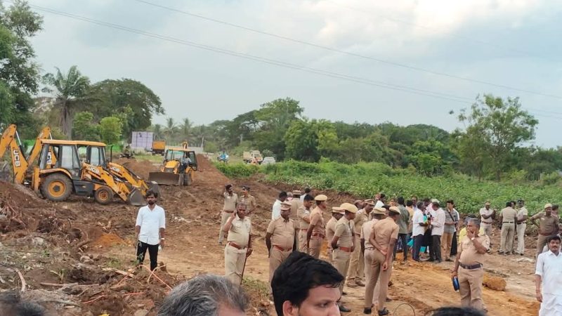 தேசிய நெடுஞ்சாலை பணியை தடுத்த பாஜக பிரமுகர்கள் 8,பேர் கைது.