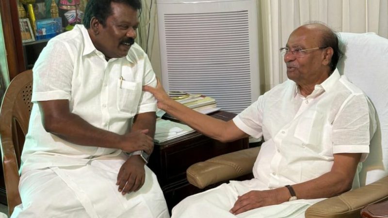 பாட்டாளி மக்கள் கட்சி நிறுவனர் ராமதாஸ் அவர்களை தைலாபுரத்தில் உள்ள அவரது இல்லத்தில் தமிழக காங்கிரஸ் தலைவர் செல்வப்பெருந்தகை அவர்கள் மரியாதை நிமித்தமாக சந்தித்தார்.