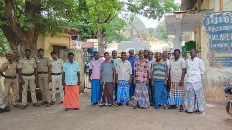 உத்தமபாளையத்தில் சுமை தூக்கும் பணியாளர்கள் வேலை நிறுத்தம்: