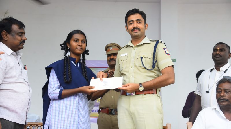 தங்கள் பகுதியில் பிரச்சனை என்றால் உடனடியாக போலீசுக்கு தகவல் கொடுக்கவும் ராமநாதபுரம் மாவட்ட காவல் கண்காணிப்பாளர் சந்தீஸ்பேச்சு!!