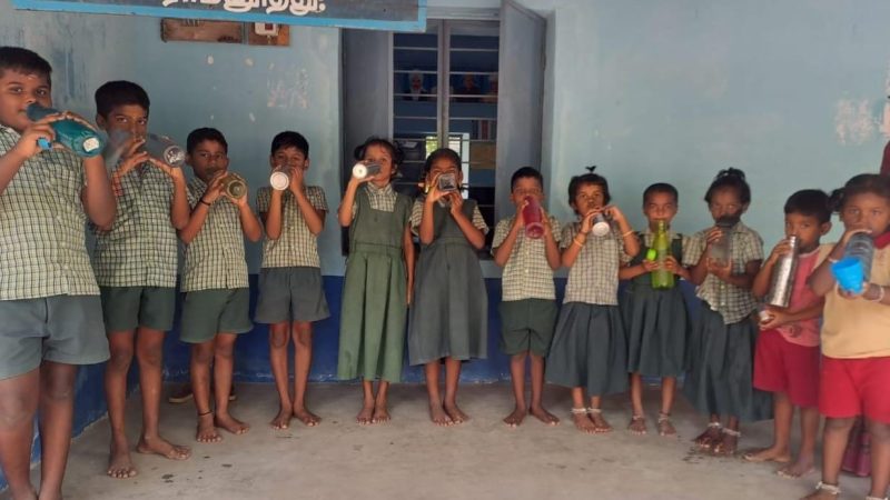 எட்டயபுரம் அருகில் உள்ள இராமனூத்து அரசு ஆரம்பப்பள்ளியில் “தண்ணீர் பருகும் நேரம்” திட்டம் தொடக்கம் :-