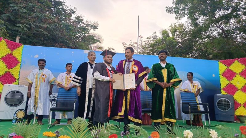 பேரையூர் நம்மாழ்வார் வேளாண்மை மற்றும் தொழில் நுட்பக் கல்லூரியில்பட்டமளிப்பு விழா.