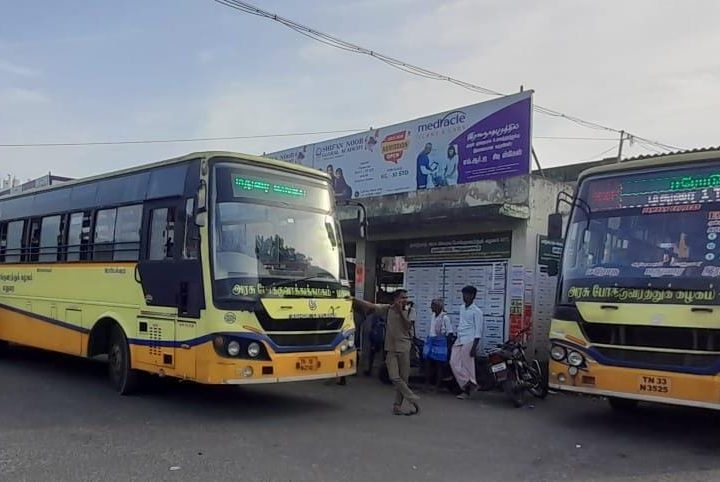 நாடு முழுவதும் இன்று வேலை நிறுத்தத்திற்கு தொழிற் சங்கங்கள்நாடு முழுவதும் விலைவாசி உயர்வை கட்டுப்படுத்த வேண்டும், குறைந்தபட்ச ஊதிய உயர்வை அதிகரிக்க வேண்டும்.
