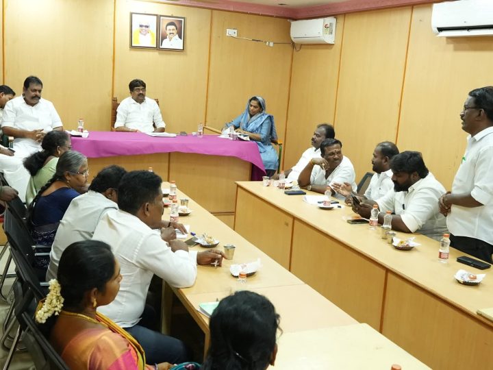 ராமேஸ்வரம் நகராட்சி உறுப்பினர்கள் கூட்டம் நடைபெற்றது ராமநாதபுரம் மாவட்டத்தில் உள்ள ராமேஸ்வரம் நகராட்சி உறுப்பினர்கள் ஆலோசனை கூட்டம் நகராட்சி அலுவலகத்தில்.