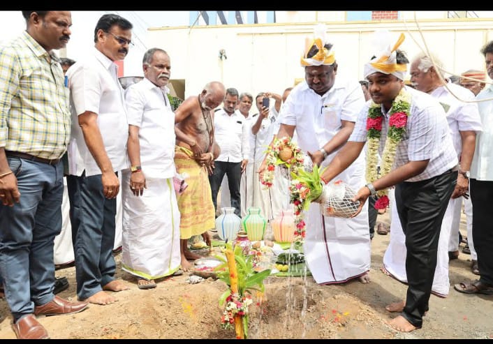 பெரம்பலூர் மாவட்டம் வேப்பூர் ஒன்றியம் இன்னும் தொகுதி நல்லறிக்கை கிராமத்தில் ரூபாய் 99.90 மதிப்பீட்டில் நல்ல அறிக்கை முதல் இலுப்பையூர் வரை செல்லும் சாலை மேம்பாட்டு பணி.