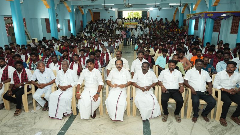 பரமக்குடியில் மாவட்டசெயலாளர் காதர்பாட்ஷா முத்துராமலிங்கம் MLA முன்னிலையில் 1000பேர் திமுகவில் இணைந்தனர் தமிழ்நாடு முதல்வர் மு.க. ஸ்டாலின் மற்றும் கழக இளைஞர் அணி செயலாளரும் தமிழ்நாடு துணை முதல்வருமான உதயநிதி ஸ்டாலின் அவர்களின் தலைமையை ஏற்றுஎல்லோருக்கும் எல்லாம் என்கிற சமூக நீதி பார்வையில் நடைபெற்று.