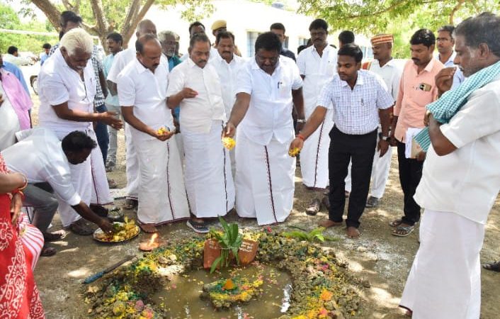 பெரம்பலூர் மாவட்டம்போக்குவரத்து மற்றும் மின்சாரத்துறை அமைச்சர் சா.சி.சிவசங்கர் வேப்பூர் ஊராட்சி ஒன்றியத்திற்குட்பட்ட பல்வேறு பகுதிகளில் ரூ.4.86 கோடி மதிப்பிலான பல்வேறு புதிய திட்டப்பணிகளுக்கு அடிக்கல் நாட்டி, பணிகளை துவக்கி வைத்தார்கள்.