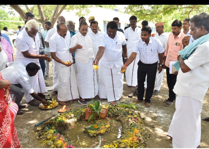 பெரம்பலூர் மாவட்டம்போக்குவரத்து மற்றும் மின்சாரத்துறை அமைச்சர் சா.சி.சிவசங்கர் வேப்பூர் ஊராட்சி ஒன்றியத்திற்குட்பட்ட பல்வேறு பகுதிகளில் ரூ.4.86 கோடி மதிப்பிலான பல்வேறு புதிய திட்டப்பணிகளுக்கு அடிக்கல் நாட்டி, பணிகளை துவக்கி வைத்தார்கள்.