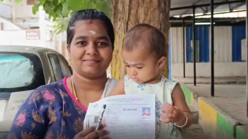 கோவையில் இன்று நடைபெறும் குரூப் 4 தேர்வு 50,000 பேர் எழுதுகின்றனர் : 7 மாத கைக்குழந்தையுடன் தேர்வு எழுத வந்த இளம் பெண் !!!