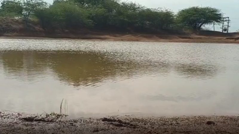 தஞ்சாவூர் மாவட்டம் மருதகுடி ஊரணி குளத்தில் மூழ்கி 3 சிறுவர்கள் பரிதாபமாக இறந்த சம்பவம் பெரும் சோகத்தை ஏற்படுத்தி உள்ளது.