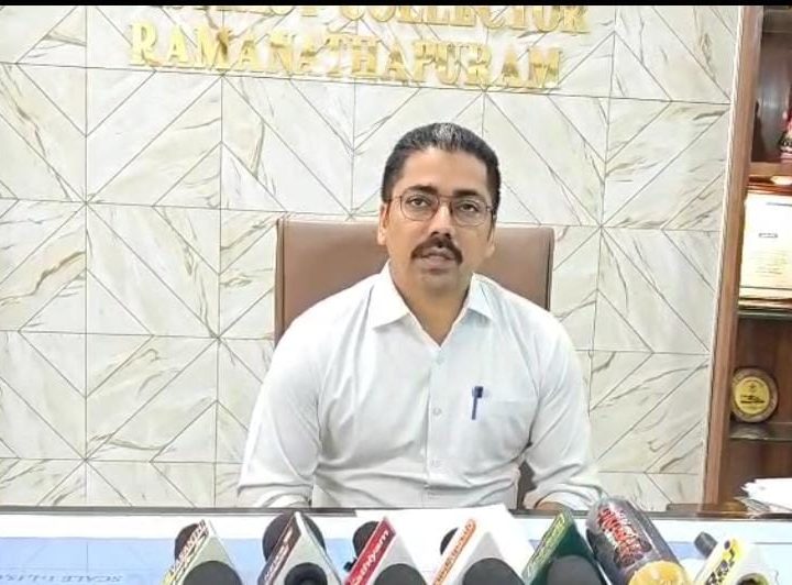 ராமநாதபுரம் மாவட்டம், மாவட்ட ஆட்சியர் அலுவலக கூட்டரங்கில் இன்று மதியம் 2 மணி அளவில் உங்களுடன் ஸ்டாலின் திட்டம் தொடர்பாக மாவட்ட ஆட்சித் தலைவர் சிம்ரன்ஜீத் சிங் காலோன் செய்தியாளர்களுக்கு பேட்டி அளித்தார்.