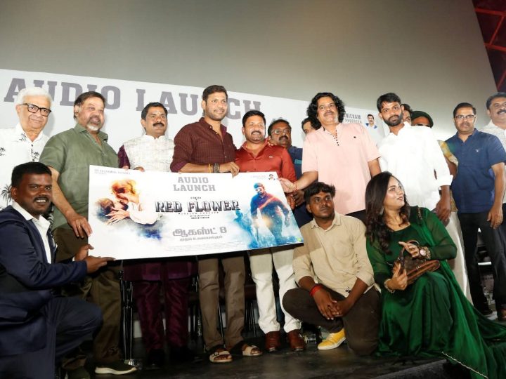 ஸ்ரீகாளிகாம்பாள் பிக்சர்ஸ் சார்பில் கே.மாணிக்கம் தயாரிக்க, விக்னேஷ் கதையின் நாயகனாக நடித்திருக்கும் திரைப்படம் “ரெட் ஃப்ளவர்” (Red flower). ஆக்‌ஷன் த்ரில்லர் படமாக உருவாகியுள்ள இந்த படத்தை ஆண்ட்ரூ பாண்டியன் எழுதி இயக்கியிருக்கிறார். ஆகஸ்ட் 8ஆம் தேதி திரைக்கு வரவிருக்கும் இந்த படத்தின் இசை மற்றும் முன்னோட்ட வெளியீட்டு விழா சென்னை கமலா திரையரங்கில் நடிகர் விஷால், இயக்குனர்கள் பி.வாசு, சுராஜ் மற்றும் தமிழ் திரையுலகின் முன்னணி திரைப் பிரபலங்கள் கலந்து கொள்ள கோலாகலமாக நடைபெற்றது.