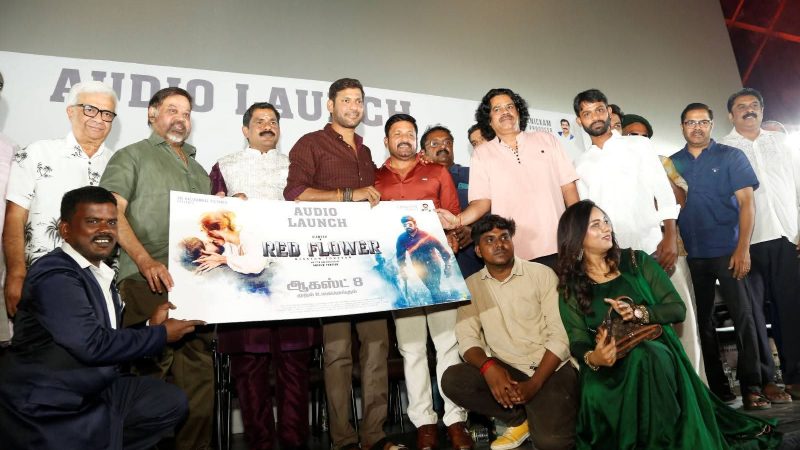 ஸ்ரீகாளிகாம்பாள் பிக்சர்ஸ் சார்பில் கே.மாணிக்கம் தயாரிக்க, விக்னேஷ் கதையின் நாயகனாக நடித்திருக்கும் திரைப்படம் “ரெட் ஃப்ளவர்” (Red flower). ஆக்‌ஷன் த்ரில்லர் படமாக உருவாகியுள்ள இந்த படத்தை ஆண்ட்ரூ பாண்டியன் எழுதி இயக்கியிருக்கிறார். ஆகஸ்ட் 8ஆம் தேதி திரைக்கு வரவிருக்கும் இந்த படத்தின் இசை மற்றும் முன்னோட்ட வெளியீட்டு விழா சென்னை கமலா திரையரங்கில் நடிகர் விஷால், இயக்குனர்கள் பி.வாசு, சுராஜ் மற்றும் தமிழ் திரையுலகின் முன்னணி திரைப் பிரபலங்கள் கலந்து கொள்ள கோலாகலமாக நடைபெற்றது.