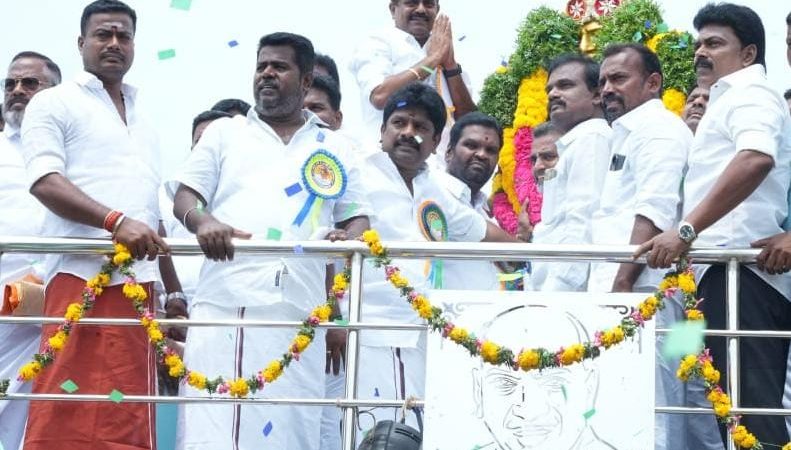 ராமநாதபுரம் மாவட்டம்.ராமநாதபுரம் அருகில் உள்ள தாமரைக்குளம் கிராமத்தில் பெருந்தலைவர் காமராஜர் வெண்கல திருவுருவச்சிலை திறப்பு விழா மிகச் சிறப்பாக நடைபெற்றது.