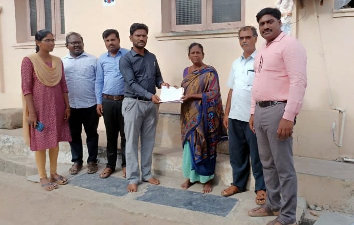 பெரம்பலூர் மாவட்டம்தமிழக அரசால் தடைசெய்யப்பட்ட ஹான்ஸ், கூலிப் போன்ற புகையிலை பொருட்கள் சுமார் 63 கிலோ உணவு பாதுகாப்பு துறை அலுவலர்களால் பறிமுதல் செய்யப்பட்டு ரூ.1,75,000 அபராதம் விதித்து சட்டபூர்வ நடவடிக்கை மேற்கொள்ளப்பட்டது.