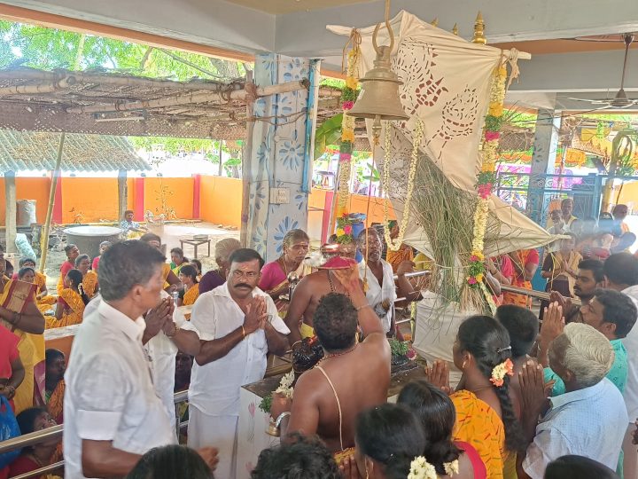 கமுதி அருகே கருங்குளம் சக்தி மாரியம்மன் கோவில் ஆடி பொங்கல் திருவிழா காப்பு கட்டு கொடியேற்றத்துடன் துவக்கம்