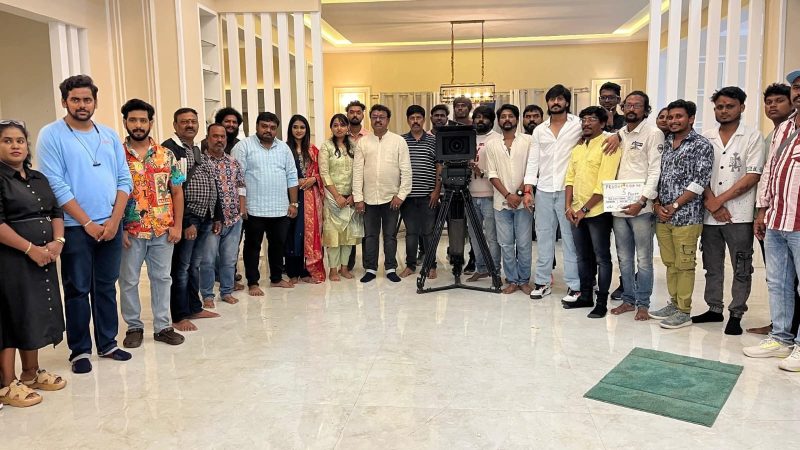 மாசாணி பிக்சர்ஸ் நிறுவனத்தின் சார்பில் R.ராஜசேகர் முதல் தயாரிப்பாக உருவாகும் திரைப்படம் ‘வடம்.’, நடிகர் விமல் கதாநாயகனாக நடிக்க, இயக்குநர் V. கேந்திரன் இயக்கத்தில், தமிழக பாரம்பரியங்களில் ஒன்றான மஞ்சு விரட்டு பின்னணியில், அருமையான கமர்ஷியல் படமாக “வடம்” உருவாக இருக்கிறது.