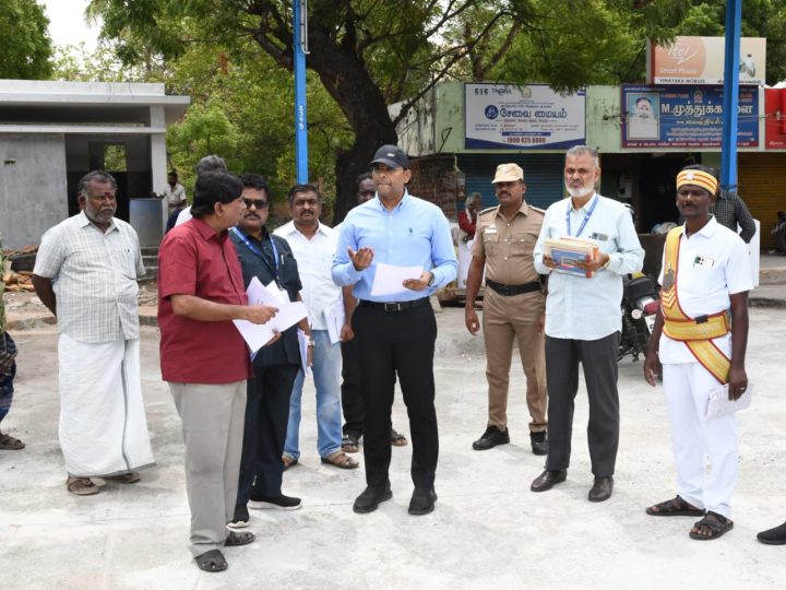 மதுரை மாவட்டம், திருமங்கலம் நகராட்சி பேருந்து நிலையம் ரூபாய் 2.77 கோடி மதிப்பீட்டில் புனரமைக்கப்பட்டு வரும் பணியினை மதுரை மாவட்ட ஆட்சித் தலைவர் .கே.ஜே.பிரவீன் குமார் பார்வையிட்டு ஆய்வு செய்தார்.