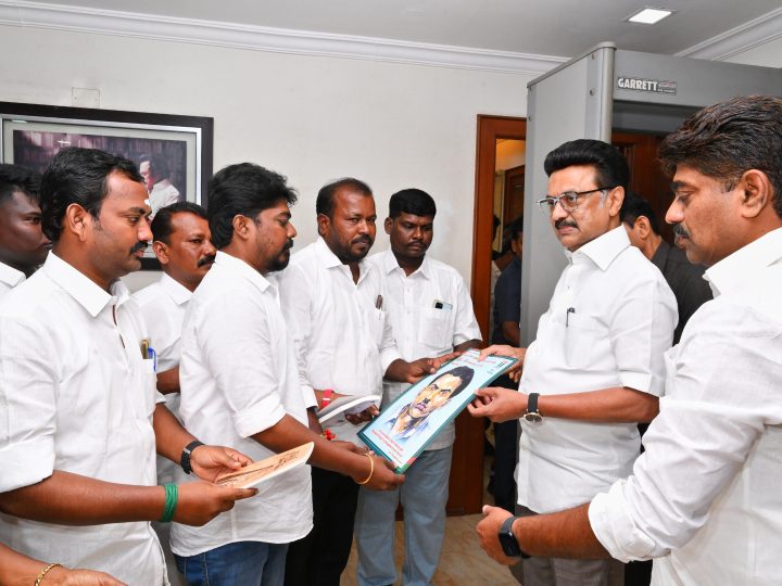 ராமநாதபுரம் மாவட்டம்,பரமக்குடி தேவேந்திர பண்பாட்டு கழகம் சார்பில் தியாகி இமானுவேல் சேகரனாரின் குருபூஜை