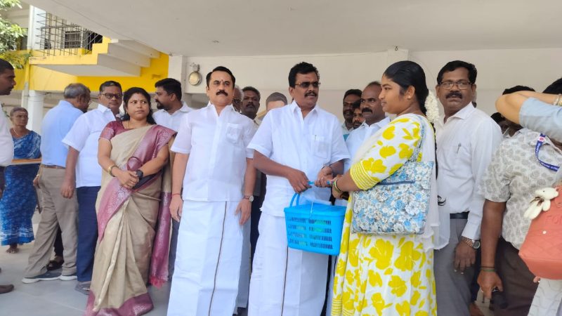 தேனி மாவட்டம் போடி சிசம் மெட்ரிக் பள்ளியில் நலம் காக்கும் ஸ்டாலின் சிறப்பு மருத்துவ முகாம்.