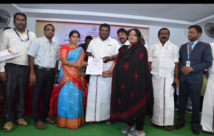 பெரம்பலூர் மாவட்டம் போக்குவரத்து மற்றும் மின்சாரத்துறை அமைச்சர் சா.சி.சிவசங்கர் மாபெரும் தனியார் வேலைவாய்ப்பு முகாமினை தொடங்கி வைத்து, 411 நபர்களுக்கு பணிநியமன ஆணைகளை வழங்கினார்கள்.