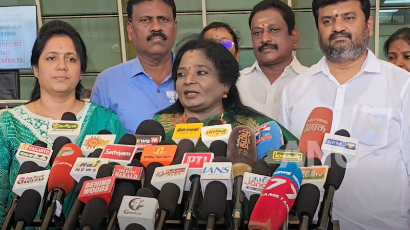 முதலில் கட்சிப் பொறுப்பை தான் திமுகவினர் வாரிசுகளுக்கு கொடுத்து வந்ததாகவும் ஆனால் தற்பொழுது விருதுகளையும் வாரிசுகளுக்கு கொடுப்பதால் திமுக தொண்டர்கள் பாவம் என பாஜக மூத்த தலைவர் தமிழிசை சௌந்தர்ராஜன் விமர்சித்துள்ளார்.