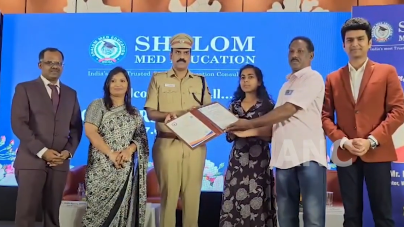 ஷாலோம் மெட் எஜுகேஷன் சார்பாக வெளிநாடுகளுக.கு சென்று மருத்துவம் பயில செல்லும் அரசு பள்ளி மாணவர்கள் உட்பட 10 க்கும் மேற்பட்டோருக்கு 90 இலட்சம் மதிப்பிலான உதவித்தொகை மற்றும் கல்வி உபகரணங்கள் வழங்கப்பட்டது..