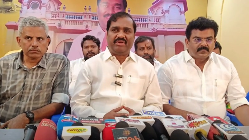 பாட்டாளி மக்கள் கட்சியில் நடைபெறுவது அப்பாவிற்கும், மகனுக்குமான பிரச்சனை. அவை சட்டமன்றத் தேர்தலுக்குள் சுமுக முடிவு எட்டப்படும். சிவகங்கையில் தமிழக வாழ்வுரிமைக் கட்சி நிறுவன தலைவர் வேல்முருகன் MLA நம்பிக்கை