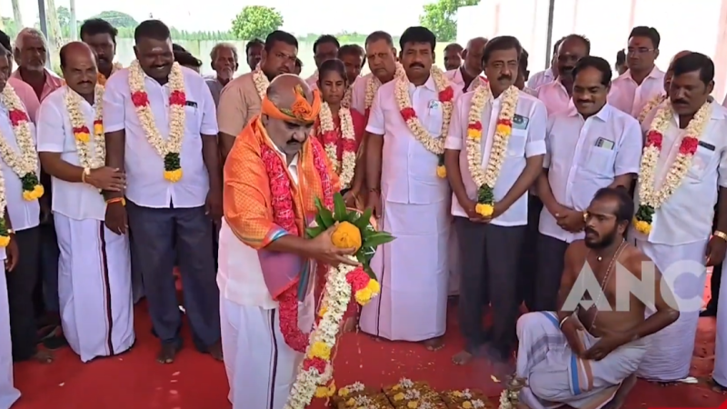 விழுப்புரம் மாவட்டம் செஞ்சி அடுத்த கீழ்மாம்பட்டு கிராமத்தில் அரசு மேல்நிலைப் பள்ளி வளாகத்தில் பள்ளிக்கல்வித்துறை சார்பில் ரூபாய் 233.05 இலட்சம் மதிப்பீட்டில் ஆறு வகுப்பறைகள் கொண்ட கட்டிடம் , ஆய்வகக்கட்டிடம், கழிவறை கட்டிடம் உள்ளிட்ட கட்டிடம் கட்டும் பணிக்கும் அடிக்கல் நாட்டுவிழா நடைபெற்றது