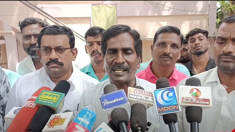 ஒப்பந்த மின் ஊழியர்களை பணி நிரந்தரம் செய்யவலியுறுத்தி கோட்டி – சிஐடியு தமிழ்நாடு மின்ஊழியர் மத்தியஅமைப்பு சார்பில் திருவாரூரில் சாலைமறியல் போராட்டம் …