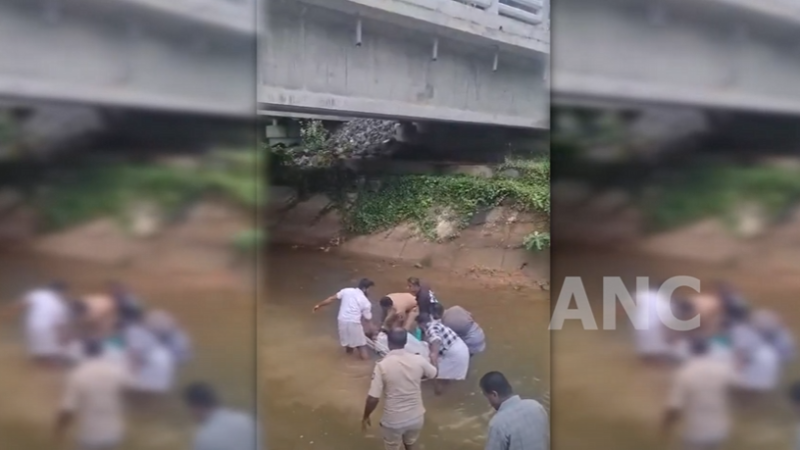 சீர்காழி அருகே திருமணமான வாலிபர் வெட்டி படுகொலை, கள்ள உறவால் விபரிதம், போலீசாருக்கு தகவல் தெரிவித்தும் நடவடிக்கை எடுக்கவில்லை என உறவினர்கள் குற்றச்சாட்டு.