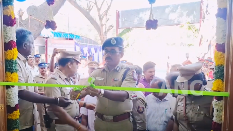 புதுப்பிக்கப்பட்ட காவல் நிலையத்தை திறந்து வைத்த மாநகர காவல் ஆணையாளர்