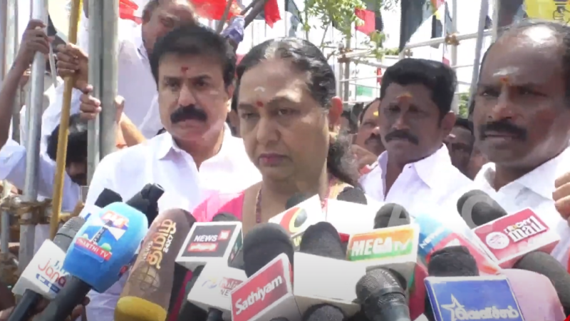 விஜயகாந்துடன் யாரையும் ஒப்பிடாதீர்கள் – திருச்சியில் பிரேமலதா விஜயகாந்த் பேட்டி