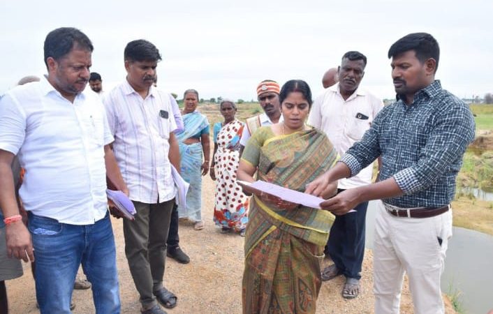 பெரம்பலூர் மாவட்டம், கொட்டரை நீர்த்தேக்கத்தினை மாவட்ட ஆட்சித்தலைவர் ந.மிருணாளினி இ.ஆ.ப., நேரில் சென்று பார்வையிட்டு ஆய்வு செய்தார்.