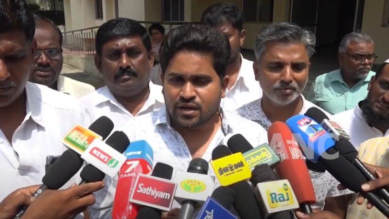 நகர்ப்புற வளர்ச்சித்துறை அமைச்சர் கே.என் நேருவின், திருச்சி மேற்கு சட்டமன்ற தொகுதிக்குட்பட்ட ஆழ்வார்தோப்பு பகுதியில் வசிக்கும் மக்களுக்கு இலவச பட்டா மற்றும் வரைமுறைப்படுத்தப்பட்ட பட்டா நேற்றைய தினம் வழங்கப்பட்டது.